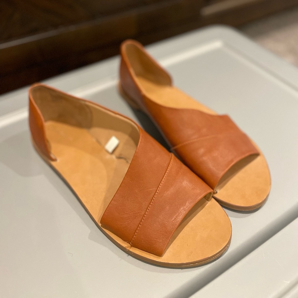 Tan sandals size 9.5